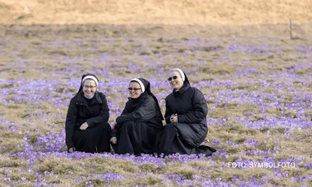 سه راهبه از خانه سالمندان به صومعه خالیِ «شلوس گلدن اشتاین»  گریختند